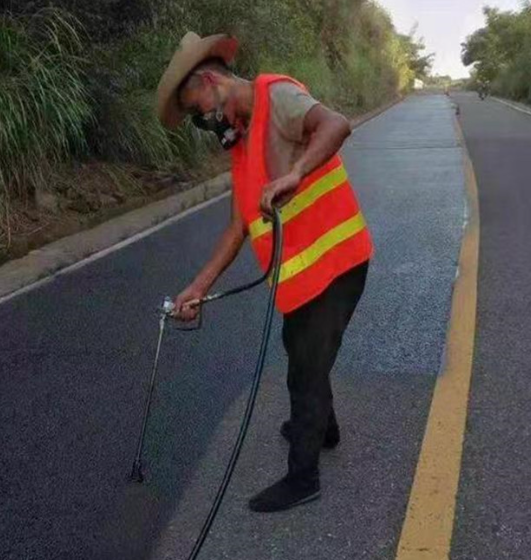 通化路面喷涂翻新彩色步道施工方案