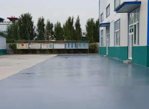 通化彩色路面喷涂翻新的材料对冬季