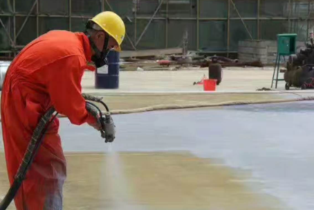 通化彩色路面喷涂是一种为路面